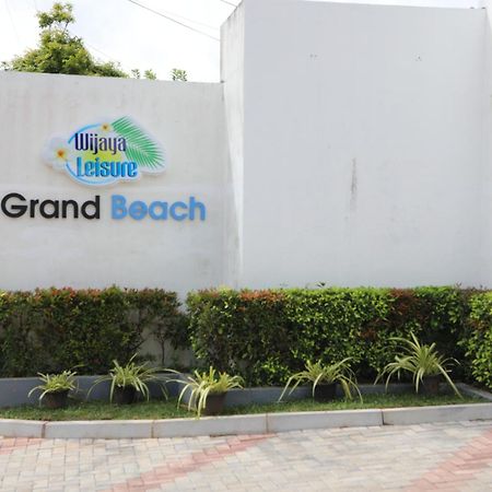Grand Beach Wadduwa Esterno foto