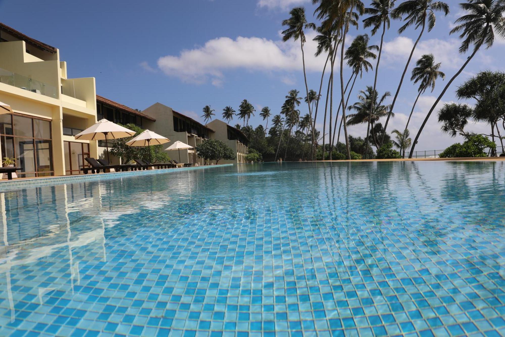 Grand Beach Wadduwa Esterno foto