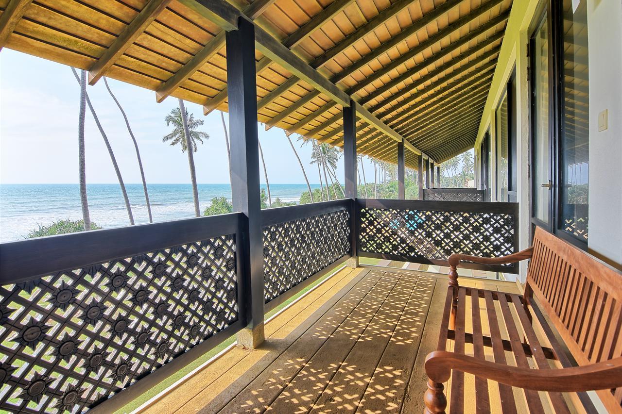 Grand Beach Wadduwa Esterno foto