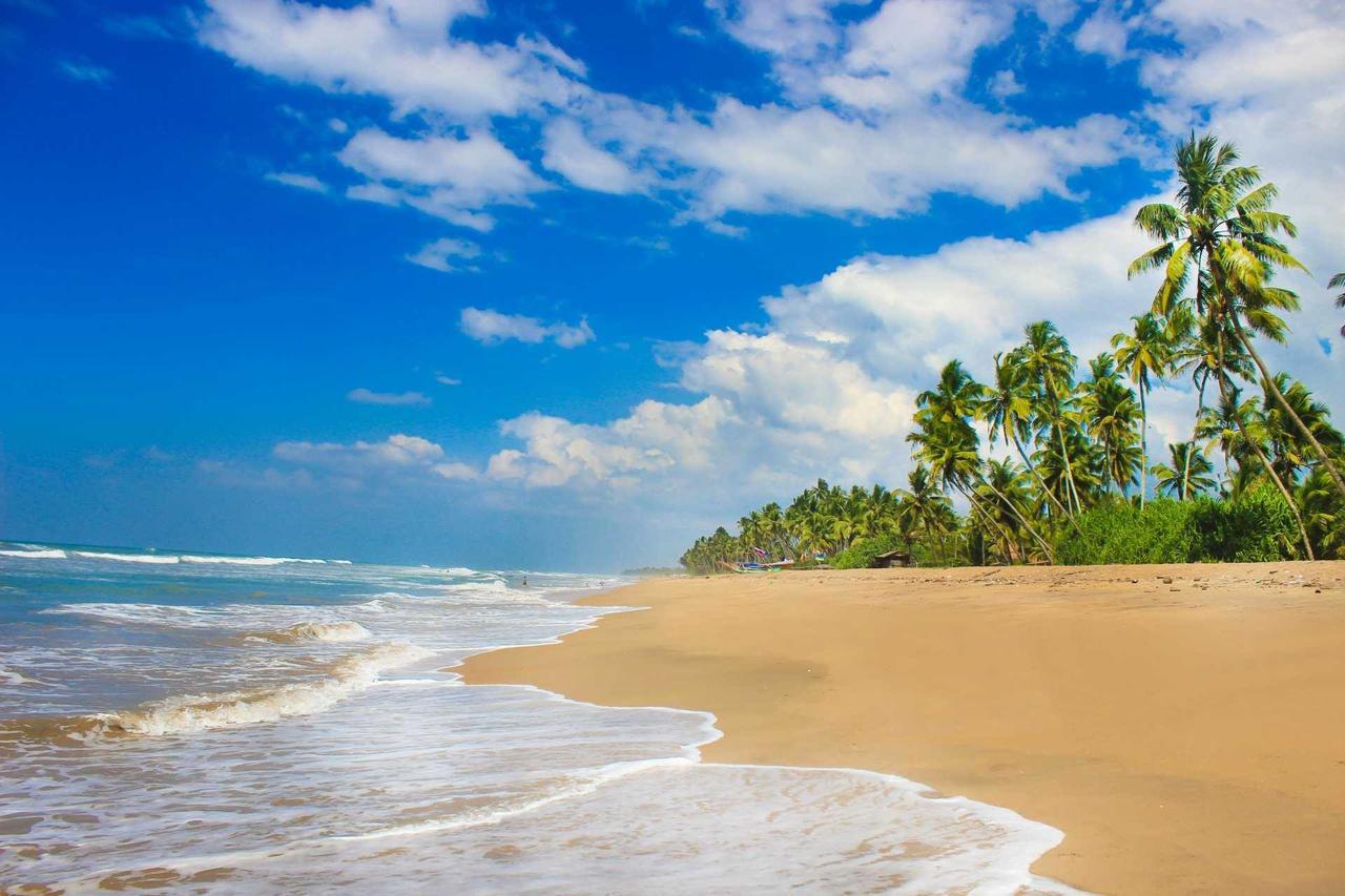 Grand Beach Wadduwa Esterno foto