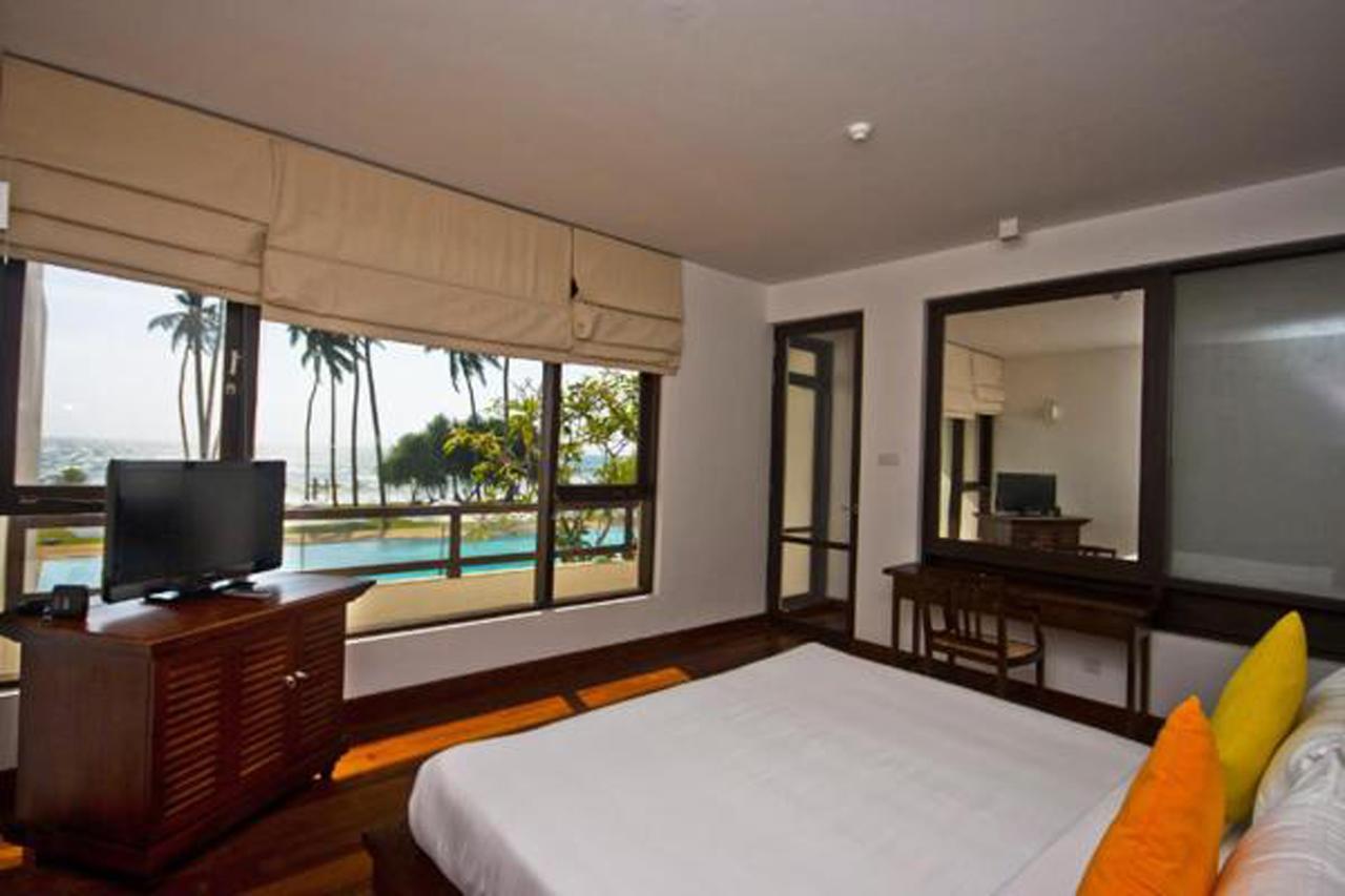 Grand Beach Wadduwa Esterno foto